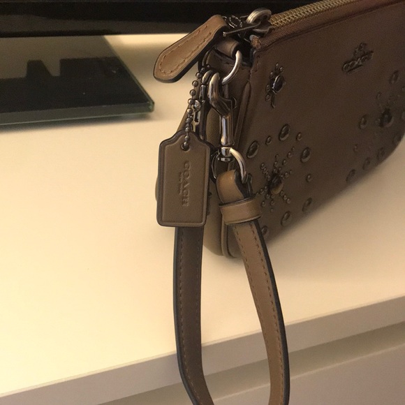 Coach wristlet - Picture 8 of 8